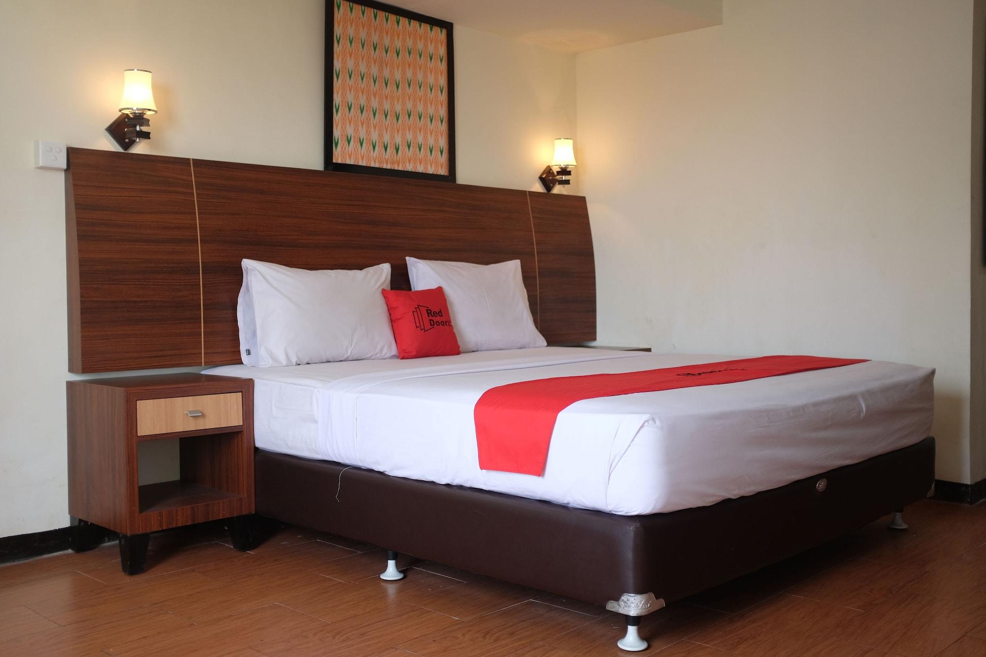 Reddoorz Plus Near Senen Jakarta Ngoại thất bức ảnh