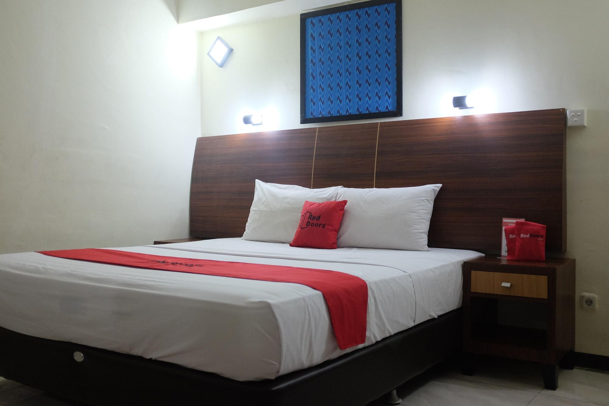 Reddoorz Plus Near Senen Jakarta Ngoại thất bức ảnh