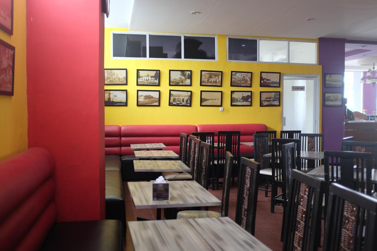 Reddoorz Plus Near Senen Jakarta Ngoại thất bức ảnh