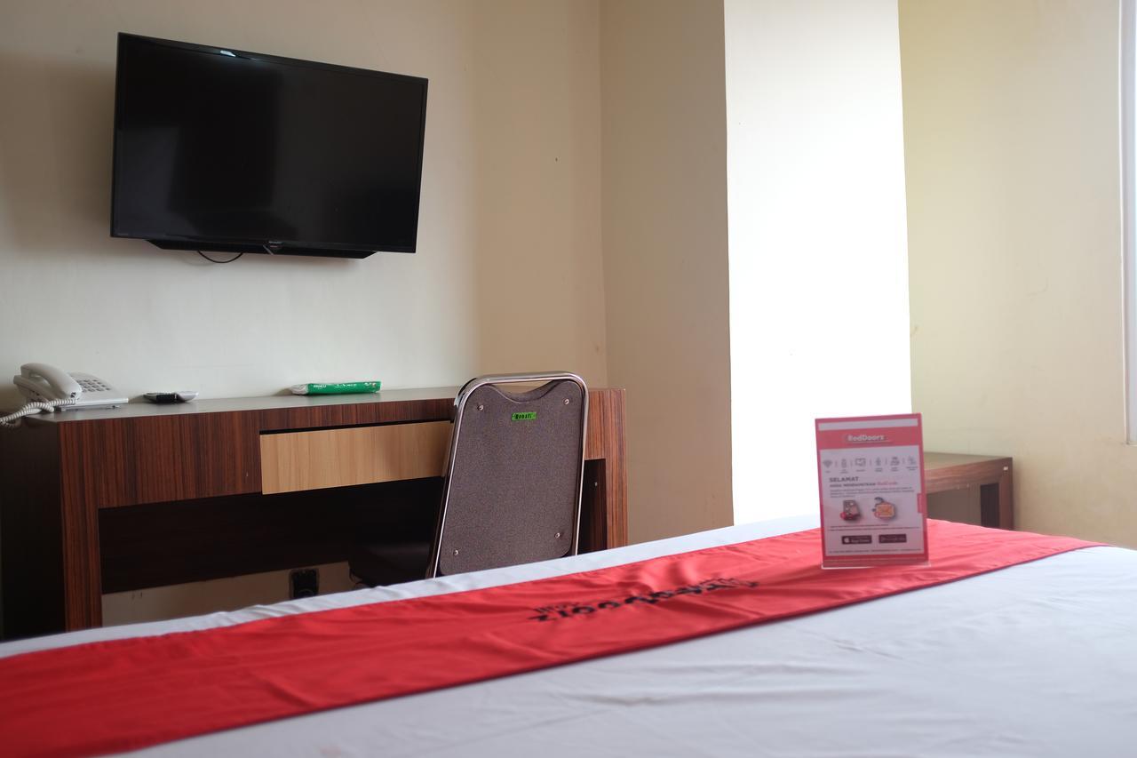 Reddoorz Plus Near Senen Jakarta Ngoại thất bức ảnh
