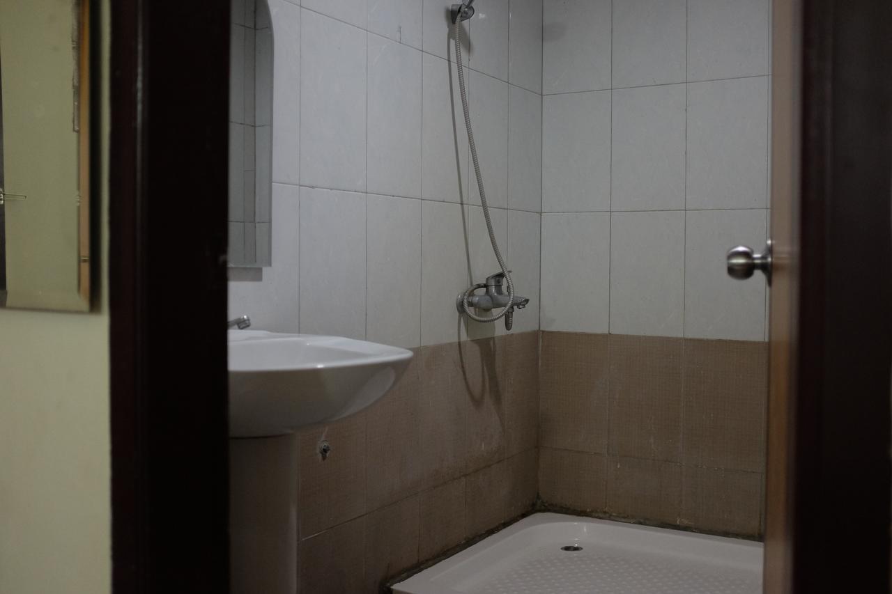 Reddoorz Plus Near Senen Jakarta Ngoại thất bức ảnh